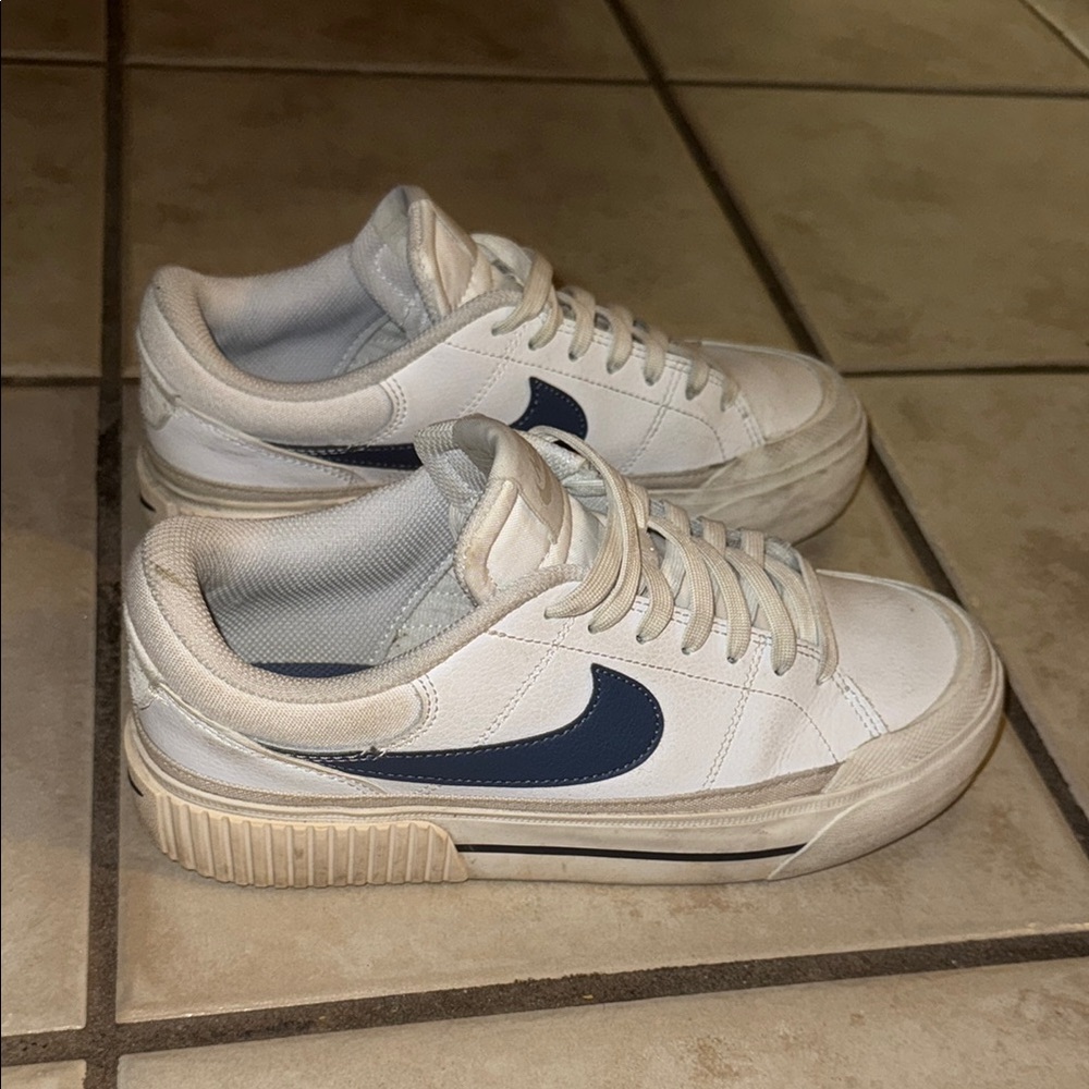 Nike Court Legacy Lift